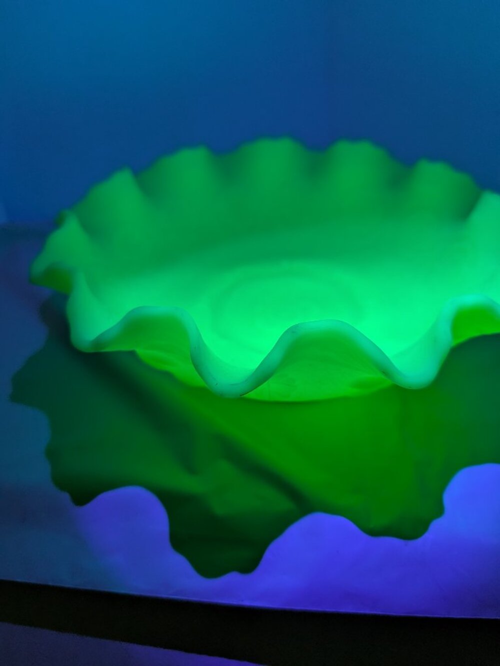 Fenton Green Satin Art Glass Persian Medallion 8" Ruffled Bowl UV Glow Vaseline